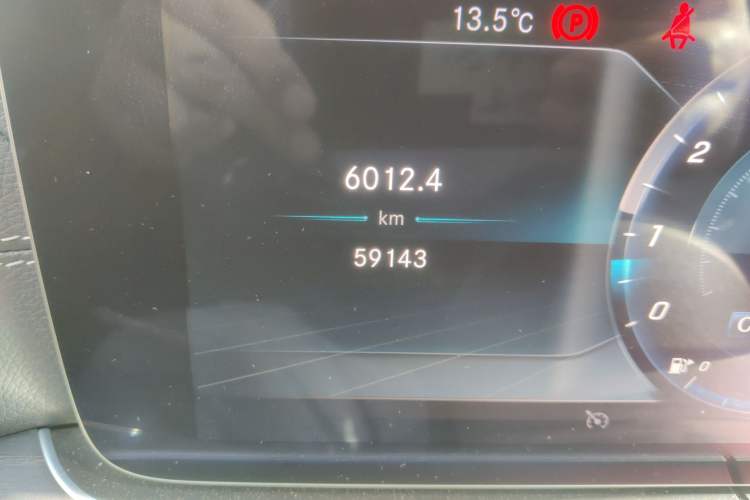 Used Mercedes-Benz E-Class 2020 E 300 L Sport Luxury Edition Odometer Close Up