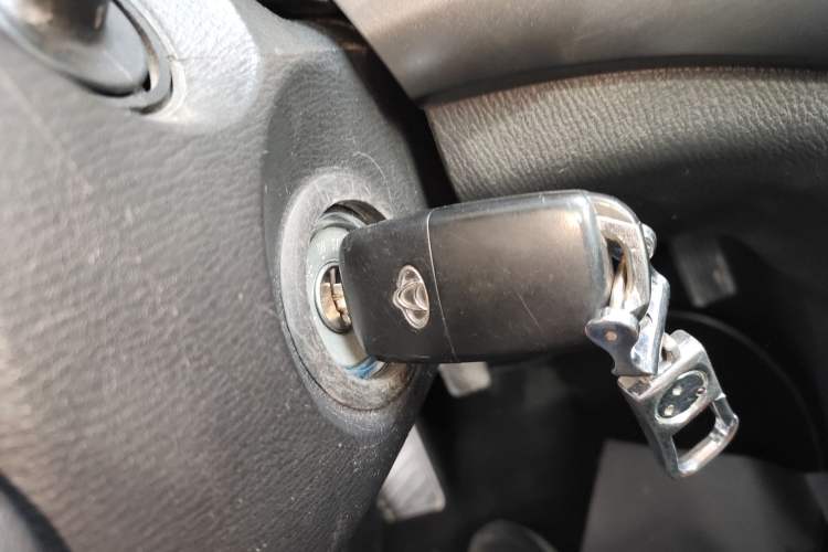 Used CHANGAN KAICHENG Oushang A600 2016 1.5L Manual Luxury 6-Seater Interior 1