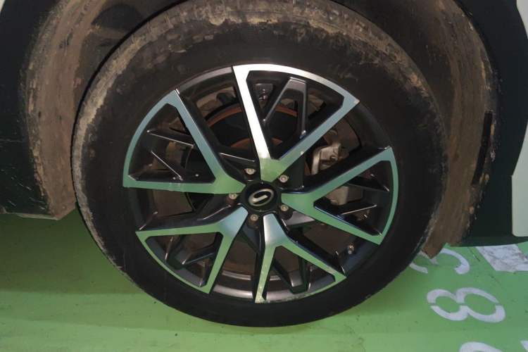 Used GAC Trumpchi GS8 2022 Flagship Series 2.0 TGDI Two-Wheel-Drive Prestige Edition (7 Seats) Right Front Wheel Hub