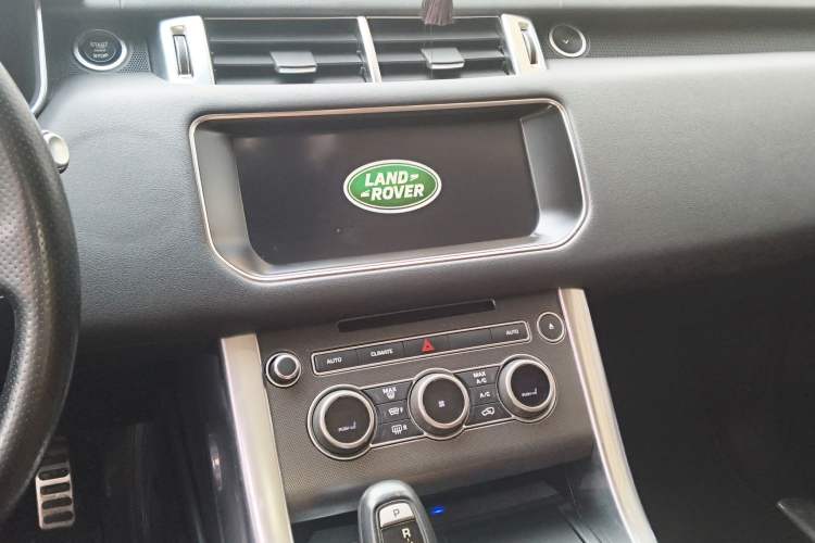 Used Land Rover Range Sport 2016 3.0 SC V6 HSE DYNAMIC Audio And AC Panel