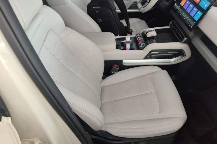 Used Formula Leopard Titanium 3 2025 501KM All-Wheel Drive Intelligent Driving Ultra Version
