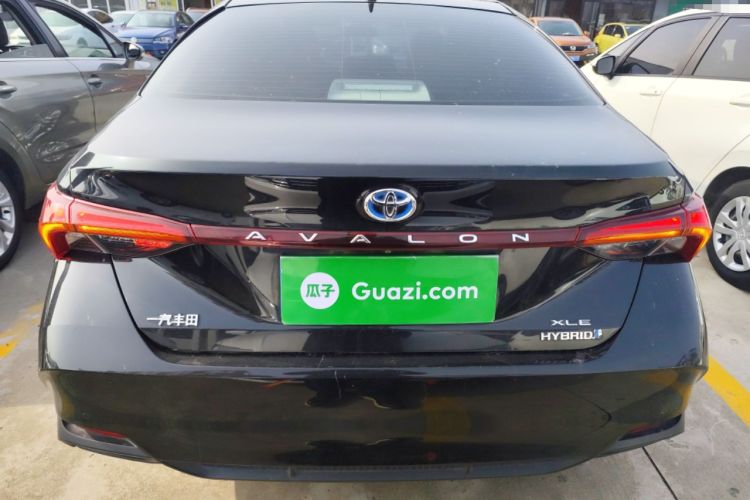 Used Toyota Avalon 2019 Dual-Engine 2.5L XLE Prestige Version China VI Standard Rear