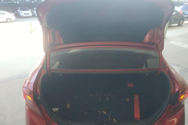 Used Mazda 3 Axela 2016 Sedan 2.0L Automatic Sport Model