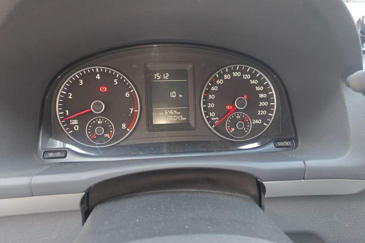 Used Volkswagen Touran 2013 1.4T Manual Comfort Edition 5-Seater Odometer Close Up