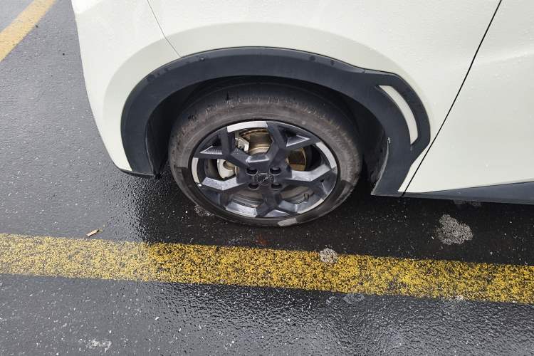 Used BYD Seagull 2025 305 km Free Version Left Front Wheel Hub