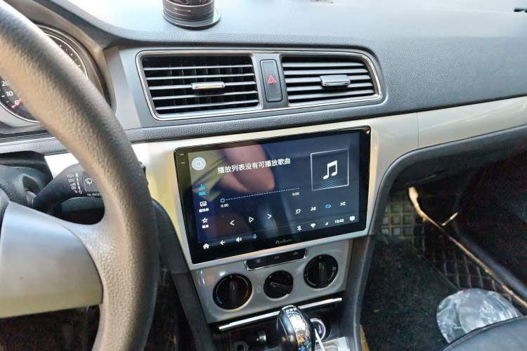 Used Volkswagen Gran Lavida 2013 1.4 TSI Automatic Comfort Model Audio And AC Panel