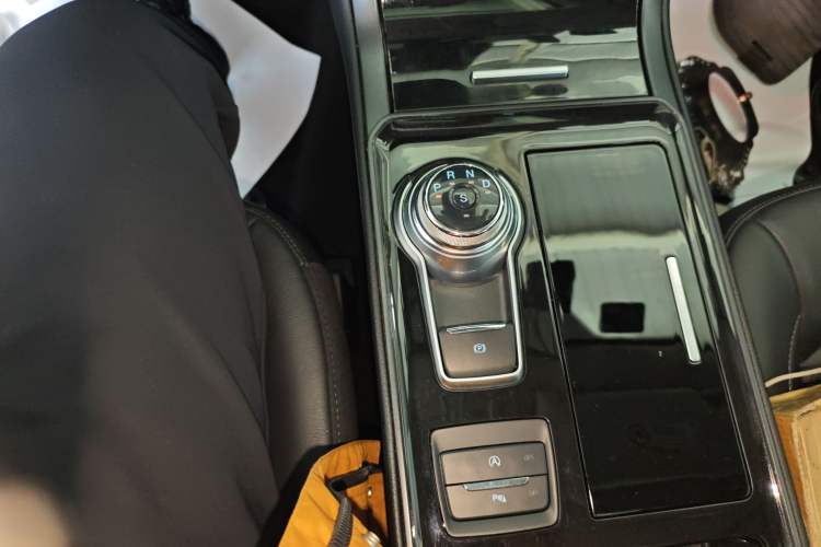 Used Ford Edge 2020 EcoBoost 245 Two-Wheel Drive Titanium 7-Seater
