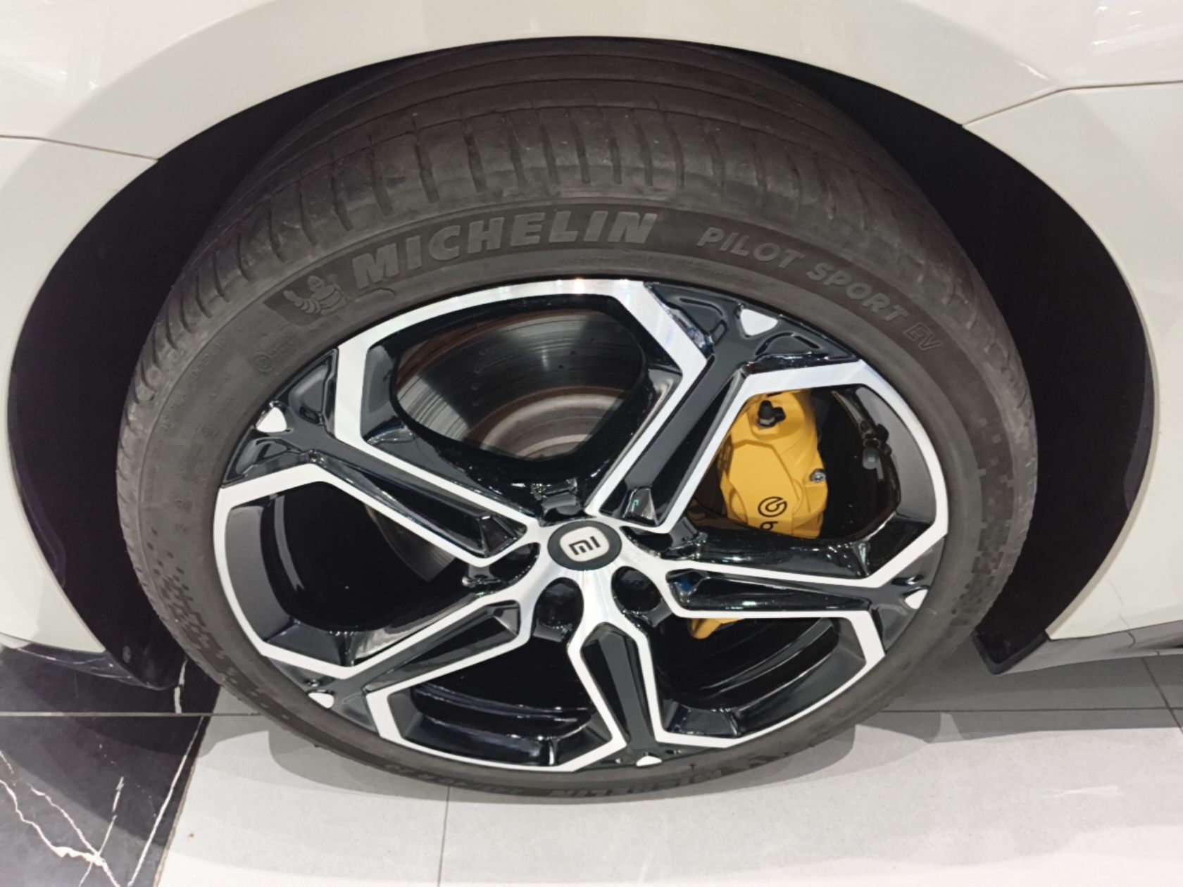 Xiaomi Auto SU7 2024 Rear-Drive Ultra-Long Range Advanced Pro-Level Intelligent Driving Version — снимка 10