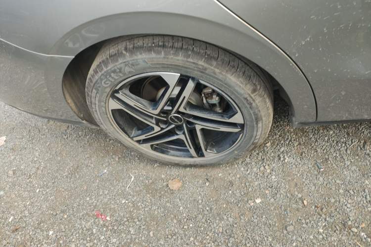 Used Roewe D7 2023 DMH 125km Excellence Edition
