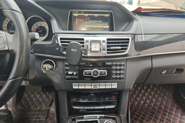 Used Mercedes-Benz E-Class 2014 Restyled E 260 L Sport Edition Audio And AC Panel
