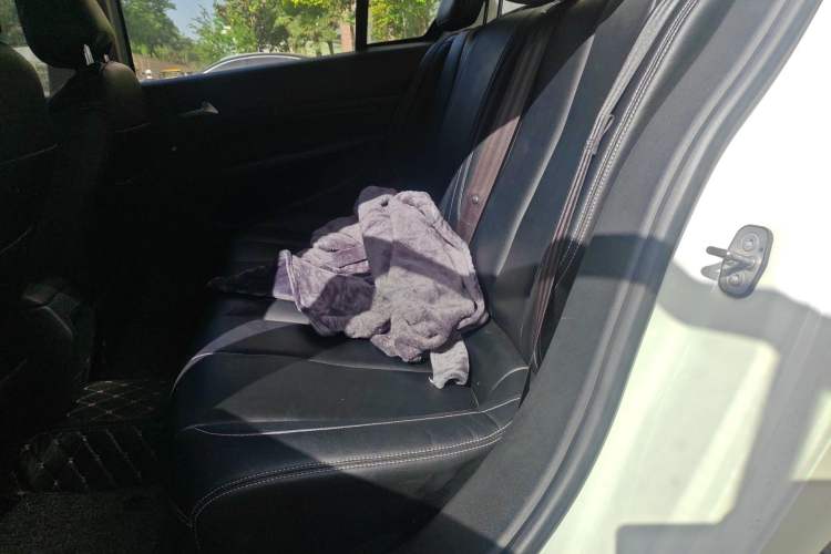 Used Peugeot 408 2014 1.8L Automatic Leading Edition