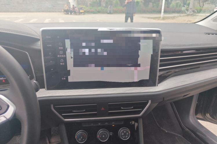 Used Volkswagen Sagitar 2025 300TSI DSG Excellence Edition Audio And AC Panel