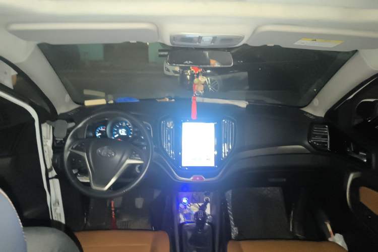 Used Oshan CX70 2016 1.6L Manual Luxury Model
