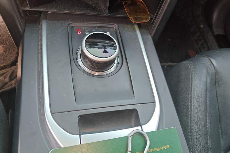 Used Land Rover Discovery Sport 2017 2.0T PURE Gear Lever