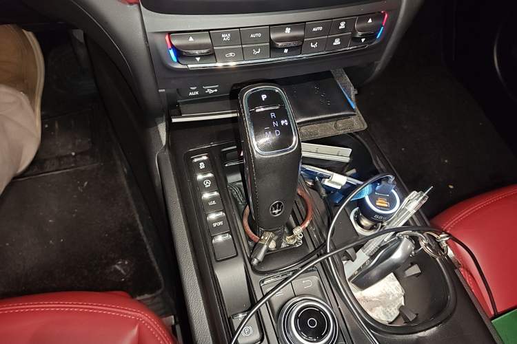 Used Maserati Ghibli 2019 3.0T Standard Version China V Emission Standard Gear Lever