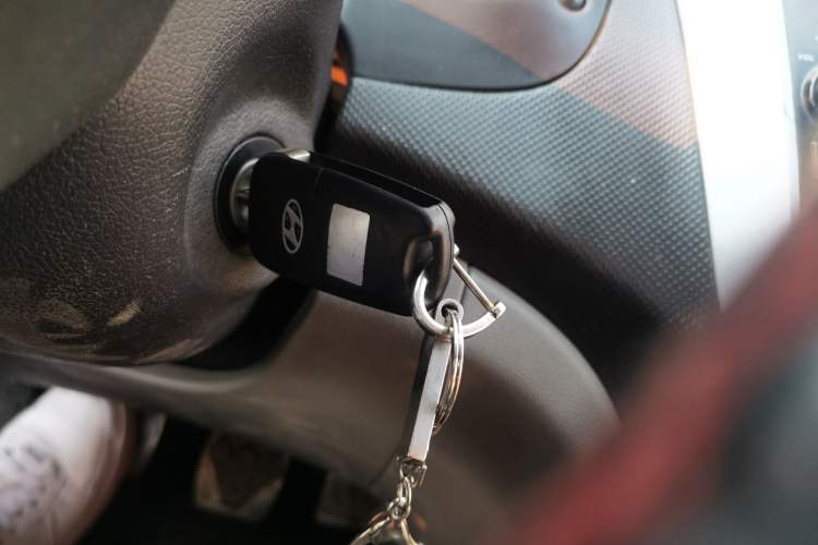 Used Hyundai Verna (older generation) 2014 1.4L Manual Smart GLS Trim Vehicle Key