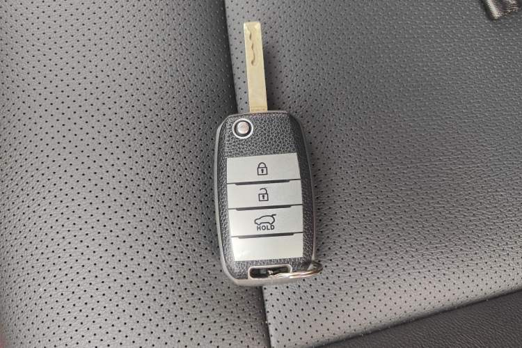Used Kia KX Cross 2017 1.4L MT GLS Vehicle Key