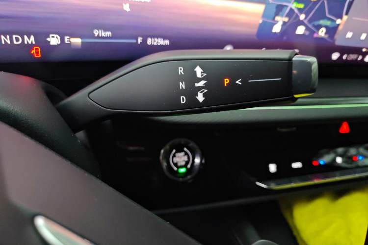 Used Buick Envision 2025 Encore Plus 28T Two-Wheel-Drive Platinum Edition