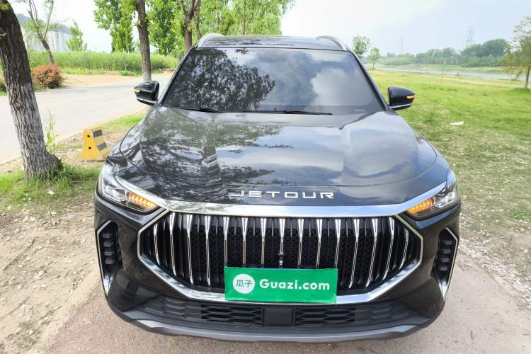 Used JETOUR X70 PLUS 2023 1.5T DCT Brave PLUS 5-Seater Front