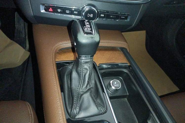 Used Volvo S90 2020 T5 Zhiyi Luxury Edition