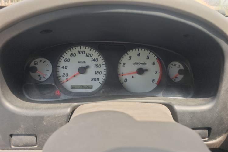 Used Nissan ZN Van 2011 2.4L Two-Wheel-Drive Standard Version 5 Seats ZN6493