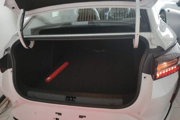 Used Dongfeng Aeolus Yixuan 2025 1.5L Automatic Luxury Version