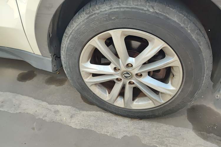 Used Dongfeng Fengon 580 2017 1.8L Manual Comfort Model Right Front Wheel Hub