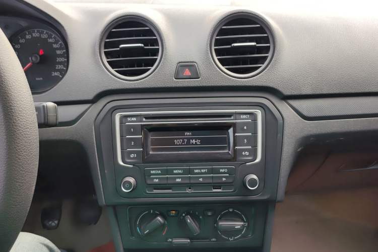 Used Volkswagen Jetta 2013 1.6L Manual Fashion Edition
