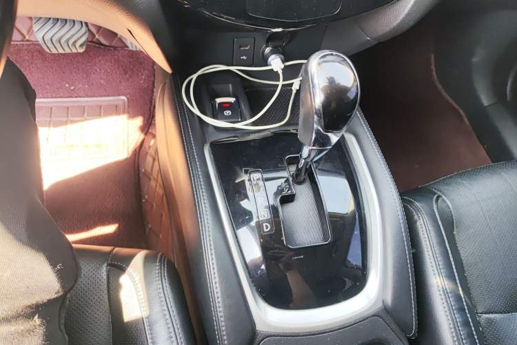 Used Nissan X-Trail 2019 2.0L CVT Smart Connect Comfort Edition 2WD Gear Lever