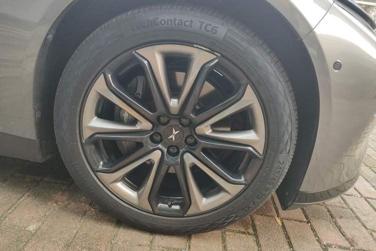 Used XPeng P7 2022 670N+ Right Front Wheel Hub