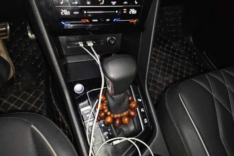 Used Volkswagen Tiguan L 2022 330TSI Automatic Two-Wheel Drive R-Line Enhanced Edition