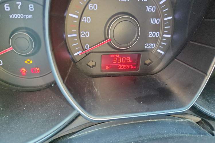 Used Kia K2 2015 Sedan 1.4L MT GLS