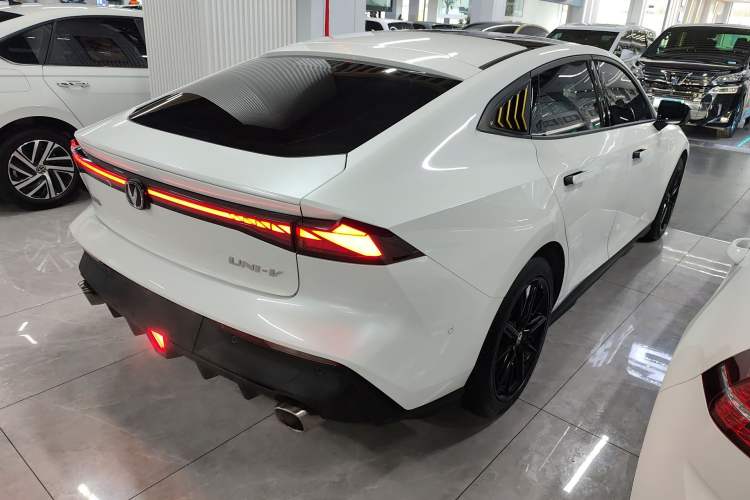 Used CHANGAN UNI-V 2022 1.5T Smart Navigation Version