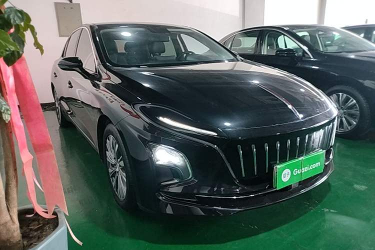 Used Hongqi E-QM5 2022 431 km Charge & Enjoy Edition