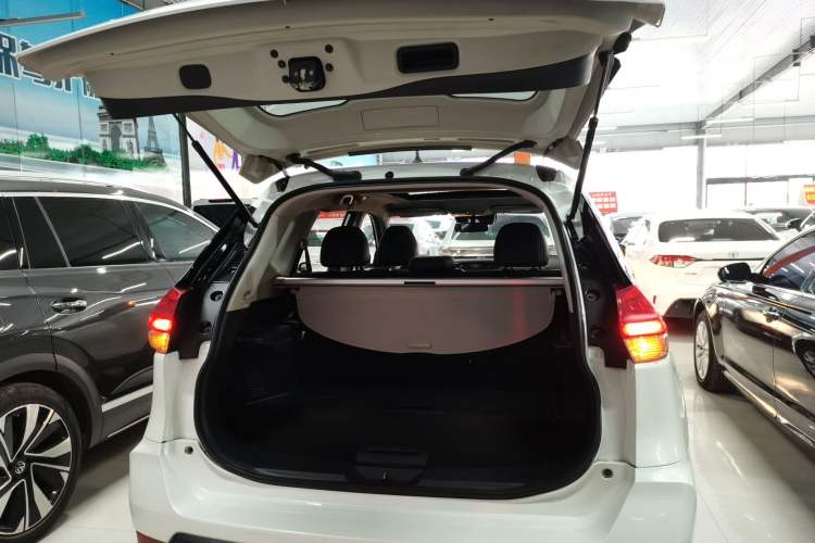 Used Nissan X-Trail 2022 2.0L Two-Wheel Drive Smart Connect & Comfort Edition Trunk