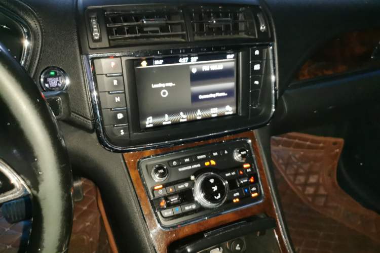 Used Lincoln Continental 2017 2.0T Two-Wheel Drive Deluxe Edition
