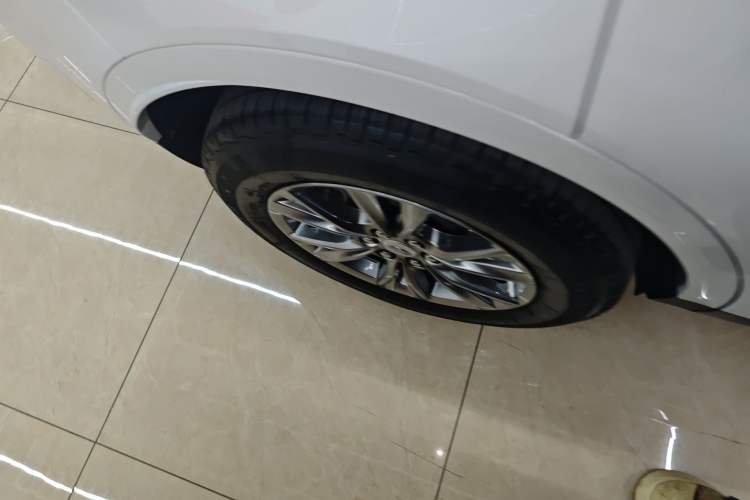 Used Cadillac XT5 2020 28T Four-Wheel Drive Luxury Version Right Rear Wheel Hub