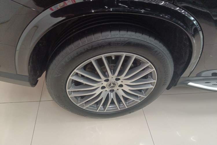 Used Mercedes-Benz GLC 2023 GLC 300 L 4MATIC Dynamic Edition 5-seater Right Rear Wheel Hub
