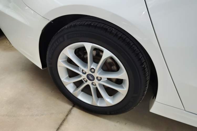 Used Ford Mondeo 2020 EcoBoost 180 Stylish Model Right Rear Wheel Hub