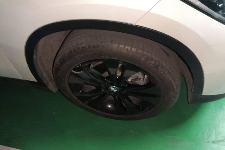 Used BMW X1 2021 Restyled sDrive20Li Fashion Version Right Front Wheel Hub