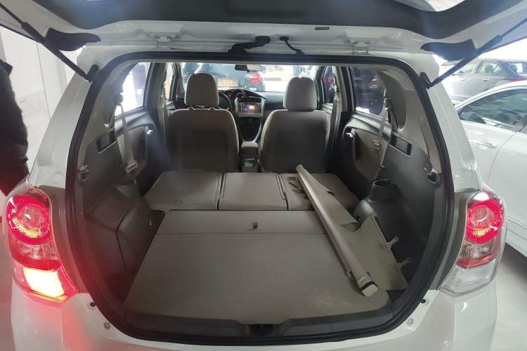 Used Toyota Verso 2014 Starlight 180E CVT Elite Edition
