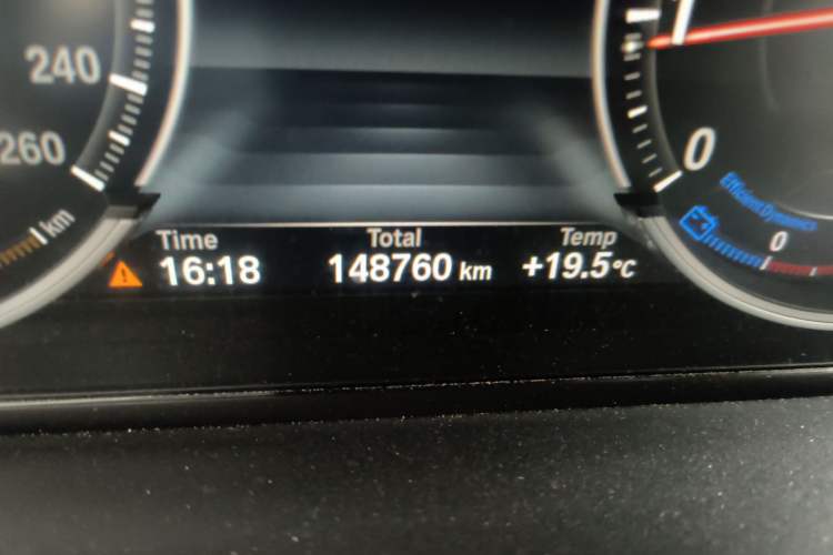 Used BMW 5 Series 2017 525Li Luxury Design Package Odometer Close Up