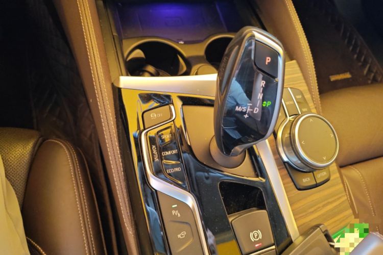 Used BMW 5 Series 2018 Revised 540Li Executive Edition Gear Lever