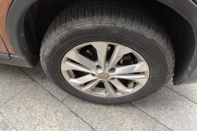 Used Nissan X-Trail 2015 2.0L CVT Comfort MAX Edition 2WD Right Front Wheel Hub