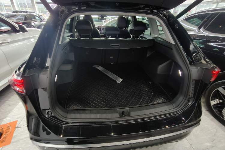 Used Volkswagen Tiguan L 2024 PRO 330TSI Two-Wheel Drive Smart Drive Edition
