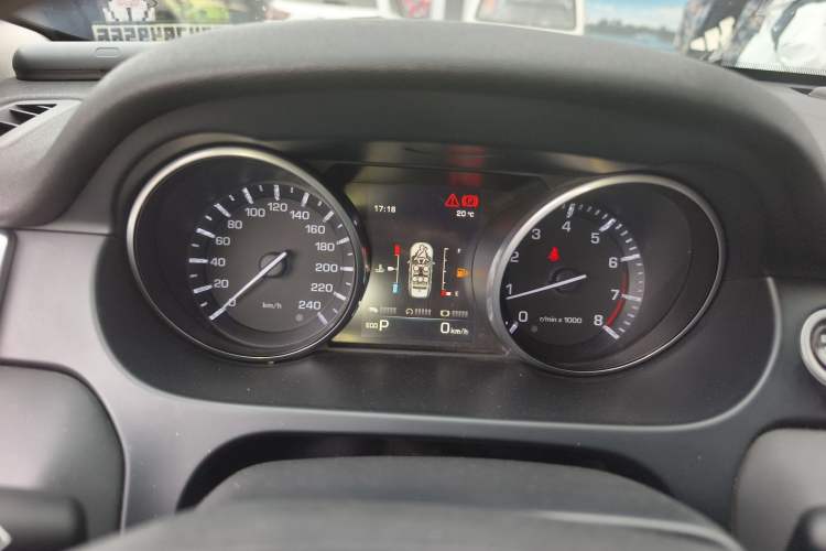 Used Land Rover Discovery Sport 2016 2.0T SE Instrument Cluster