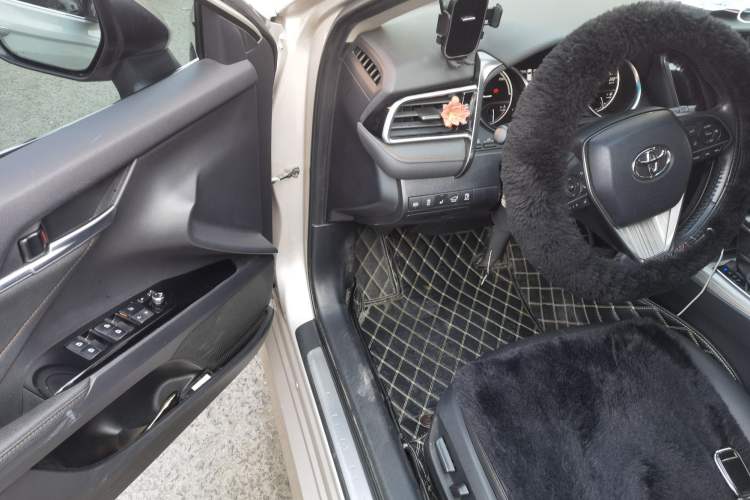 Used Toyota Camry 2019 Dual-Engine 2.5 HG Luxury Edition China V Standard