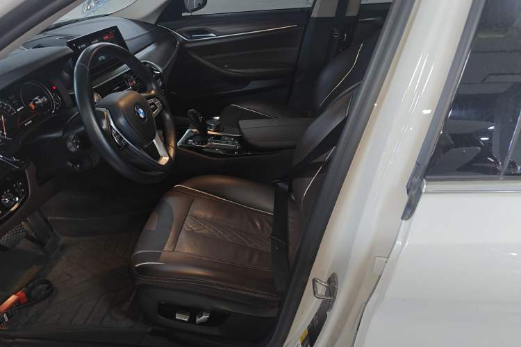 Used BMW 5 Series New Energy 2019 530Le Luxury Package Left Front Seat