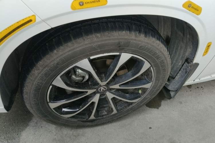 Used CHANGAN UNI-Z New Energy 2024 Blue Whale Smart Electric iDD 125km Beyond Edition Left Front Wheel Hub