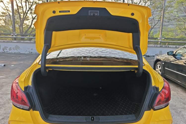 Used MG 5 2021 180 DVVT CVT Youth Luxury Edition
